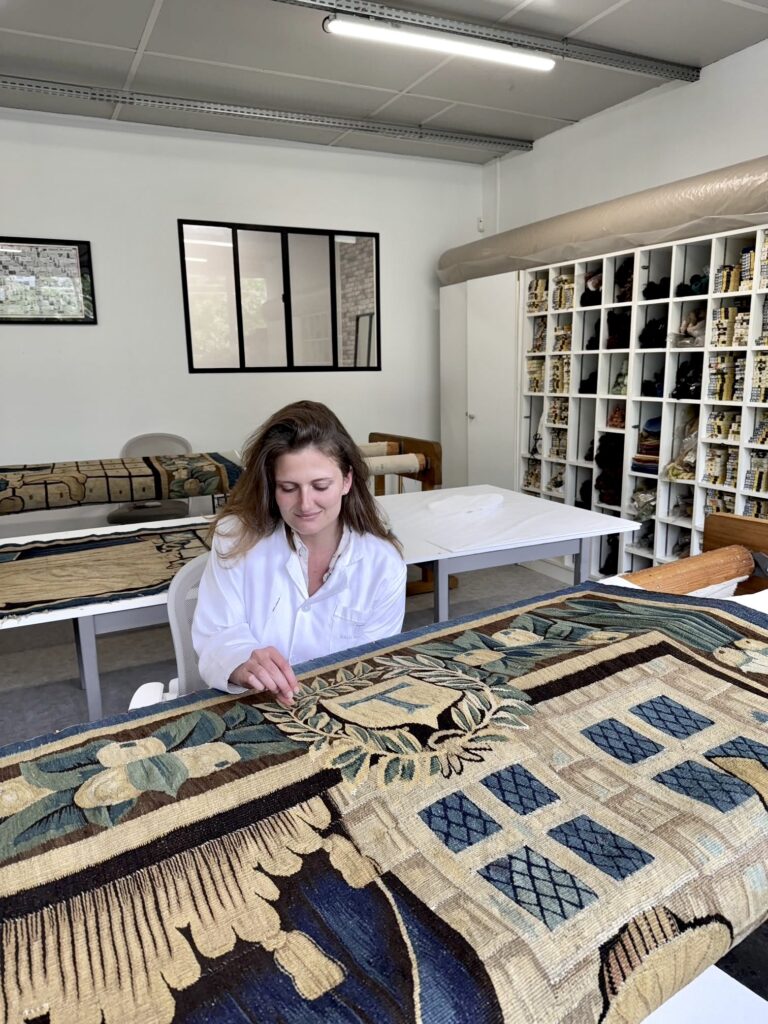 Restauration de tapisseries pour le Musée de Saint-Antoine-l'Abbaye